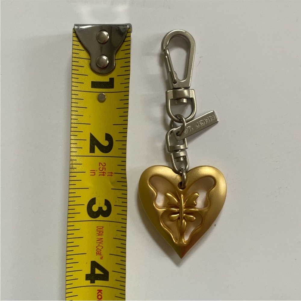 St. John Keyring Heart & Butterfly Matte Gold Tone Key Holder Bag Purse Charm - Picture 2 of 9